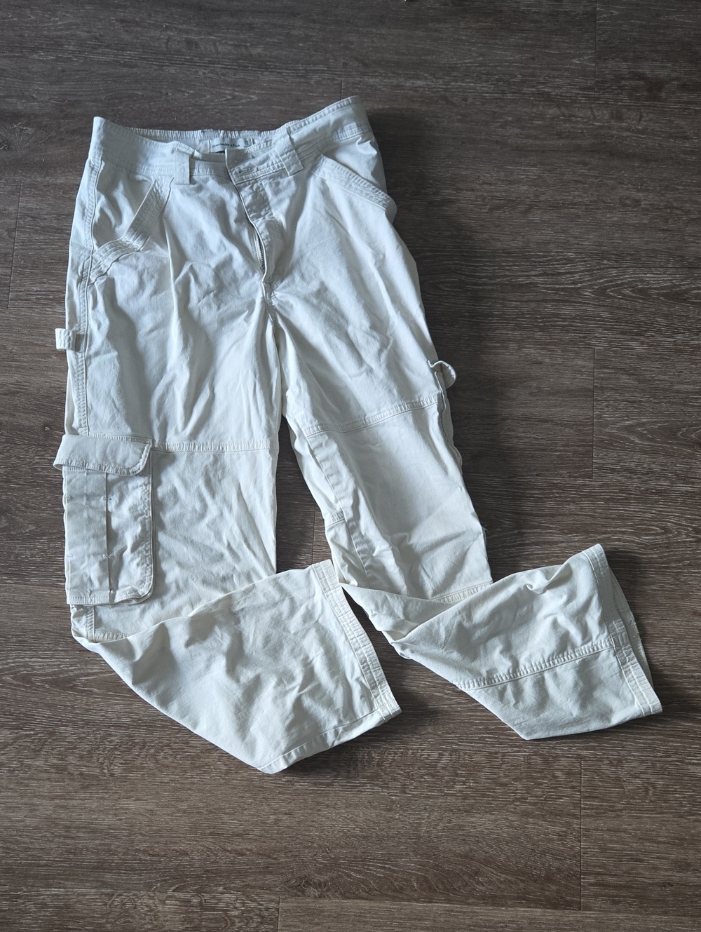 Abercrombie & Fitch  Cargo Pants - Utility Pocket Detail